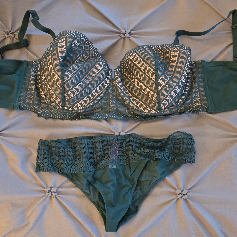 Adore Me Lace Bra and Panty Set - Teal